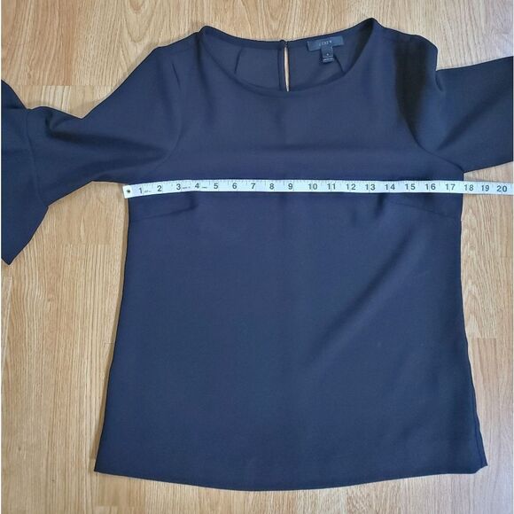 🦋 J.CREW 🦋 Tiered Bell-Sleeve Drapey Crepe Top - [Size 0, Black] - Picture 11 of 14